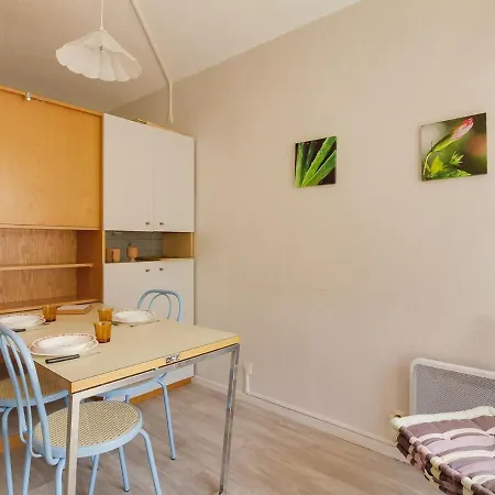 Apartamento à Avec Balcon, Parking Couvert Et Proche Télécabine - Fr-1-401-24