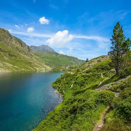 Apartamento à Avec Balcon, Parking Couvert Et Proche Télécabine - Fr-1-401-24 Cauterets