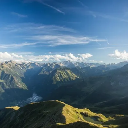 A Avec Balcon, Parking Couvert Et Proche Telecabine - Fr-1-401-24 Apartment Cauterets