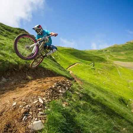 Apartment A Avec Balcon, Parking Couvert Et Proche Telecabine - Fr-1-401-24 *